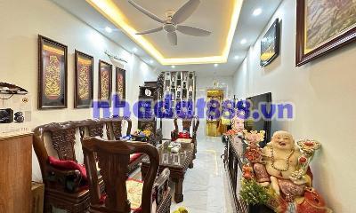 HÀNG HIỂM - NHÀ ĐẸP THANG MÁY CHẠY VÙ VÙ - Ở NGAY LÕI BA ĐÌNH - Gần Ô TÔ