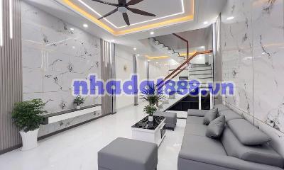 Bán nhanh nhà 1 trệt 1 lầu 1 sân thượng rẻ nhất chợ đêm Uyên Hưng chỉ từ 1ty8