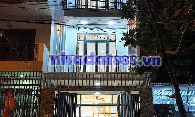 Bố già đang cần tiền cho con vô năm học mới 