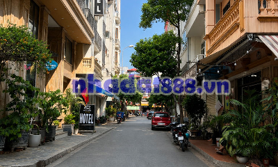 Bán nhà phân lô đường Quan Nhân, 54m2, Ô tô tránh, ô tô chạy vòng quanh, gần phố