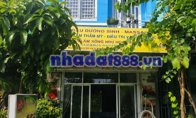 Vợ chồng ly hôn nên bán gấp nhà để chia tài sản