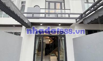 Chủ Nhà Cần Bán Gấp! Nhà 120M², 1 Trệt 1 Lầu, 3PN, Sổ Hồng Riêng Chỉ 2Tỷ1 Ngay Trung Tâm Thủ Dầu Một