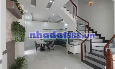Bán nhà góc 2 mặt tiền đường 11 trường thọ thủ đức TPHCM.Lh 0909428959.